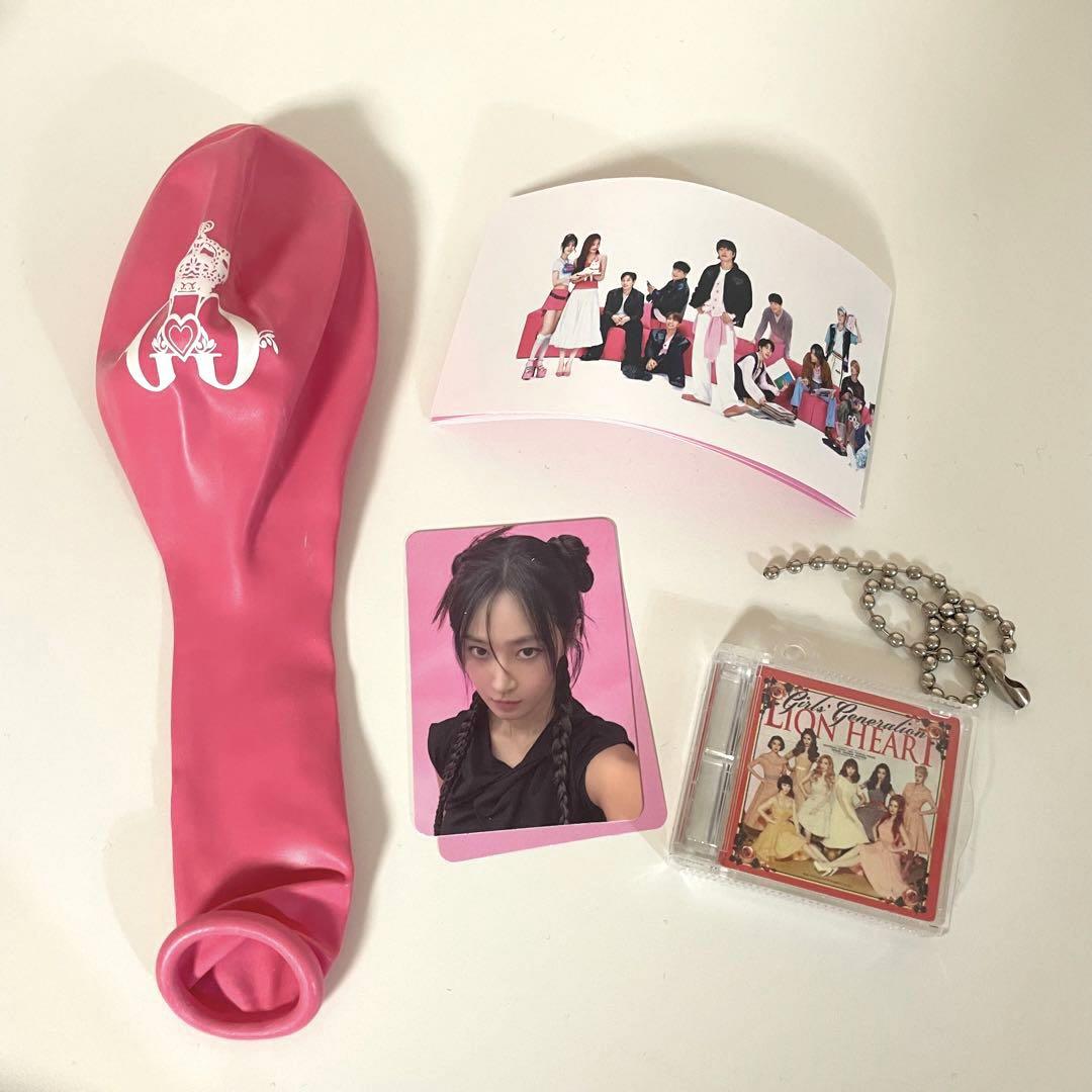 

Використаний SMTOWN LIVE 2025 SNSD YURI Official Album Time Capsule ver. Обмежений набір 3 предметів SEOUL Girls Generation GG