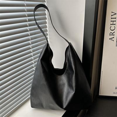 Large Capacity Solid Color Popular Tote Bag Casual Commuter Shoulder Bag Fashionable Personalized Handbag