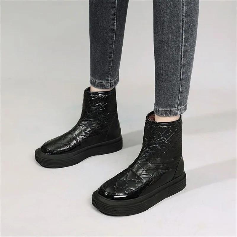 Myke Snøstøvler i Skinn for Kvinner Ny Designer Vinter Vanntett Sklisikker Store Bomullsankelstøvler Dame Varm Bomullssko