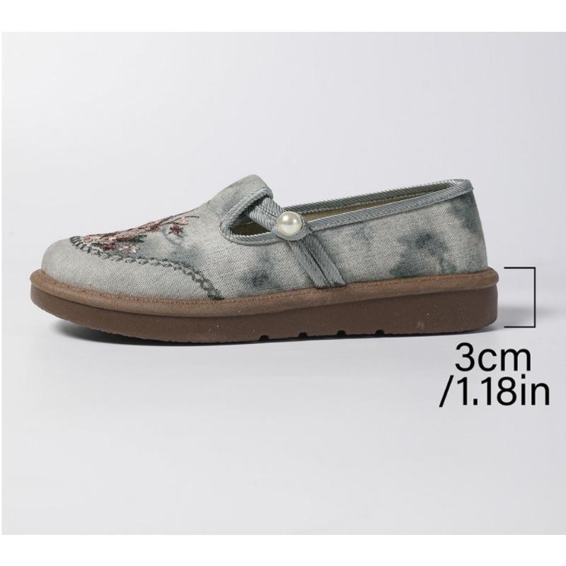 Fashion 2025Women's Versatile Embroidered Shoe Loafers New Style Spring Ethnic Fashion Cloth Shoes Hanfu Casual Single Shoes for Mom