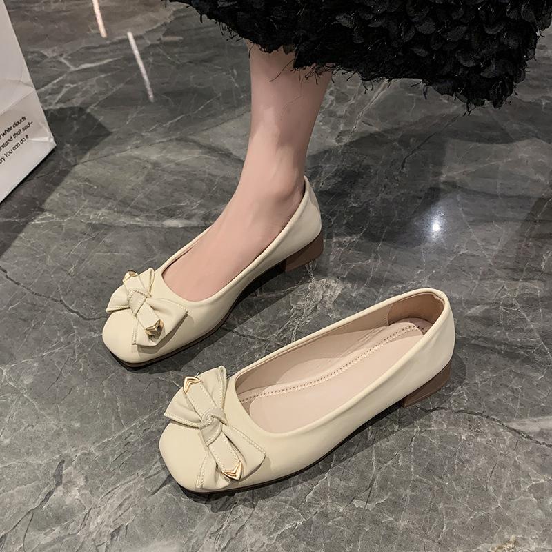 French Ballet Shoes Retro Square Head Thick Heel Mary Jane Shoes Women's 2025 New One-word with Versatile Pig Nose Single Shoes