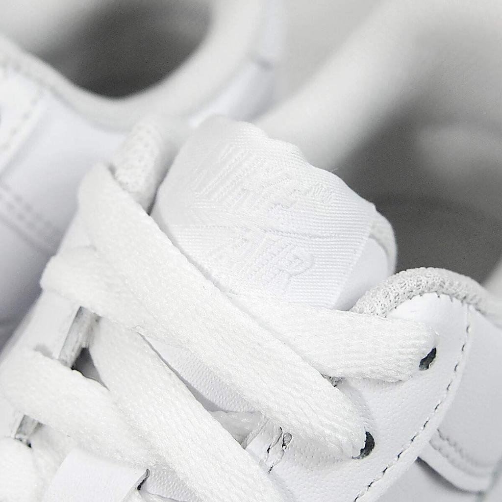 Nike WMNS AIR FORCE 1 Air Force 1 Klasik ABD Beden '07 BEYAZ/BEYAZ Kadın Düşük Üst Spor Ayakkabıları, Kadın Düşük, Beyaz, Model, DD8959-100, 8-25.0cm [Kullanılmış]