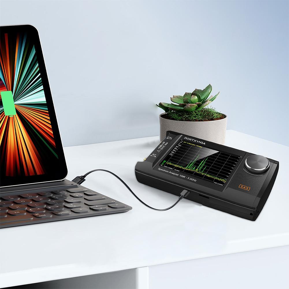 Handheld Spectrum Anslyzer 2-in-1 Signal Generator 4.0 Inch Portable Spectrum Analyzer 100kHz To 5.3GHz 5000mAh Battery