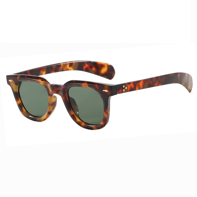 Vintage Square Sunglasses Men Women Fashion Brand Sunshade Glasses Oversized Rivets Rectangle Glasses Driving Eyewear Uv400