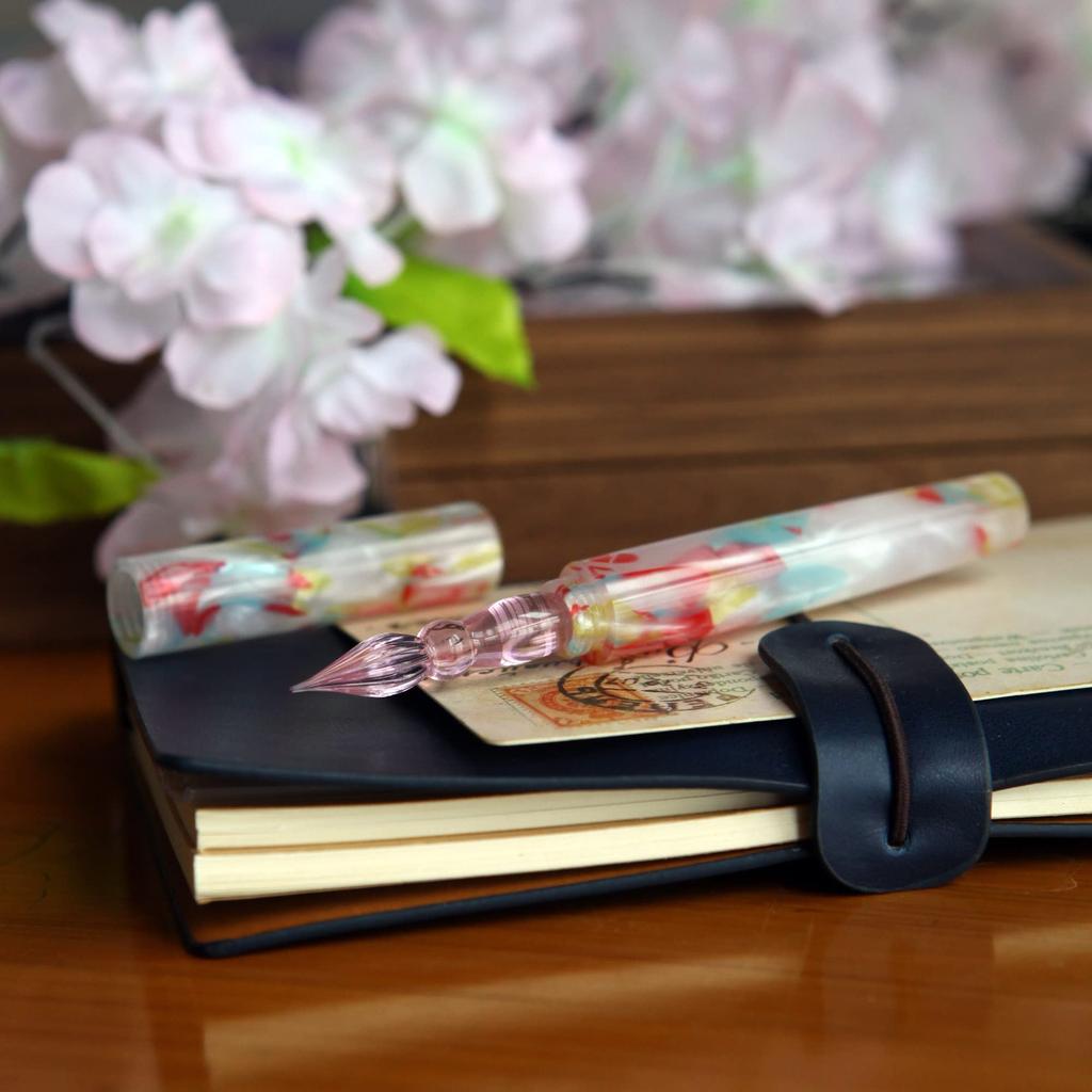 Brush Shop Glass Fountain Twist Smooth Writing Handcrafted Glass Pen Seventy-two Pen, Pen, Pen, Letter, Stationery, Illustration, Transparent, Feel,