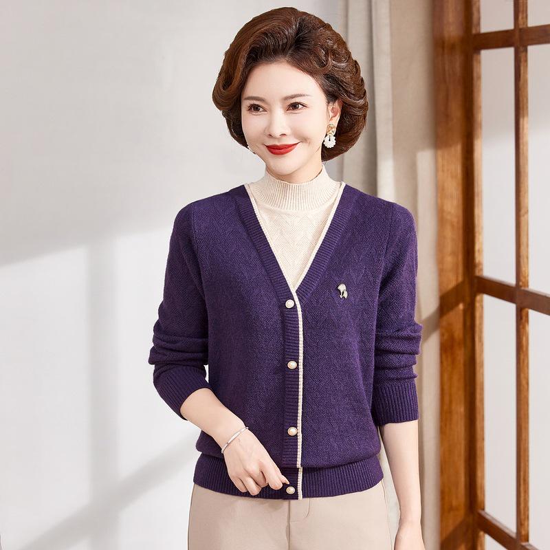 

Elegant Plus Velvet Thickened Sweater: Warm Two-Piece Base Layer for Middle-Aged & Elderly Women XL [90-105 jin]