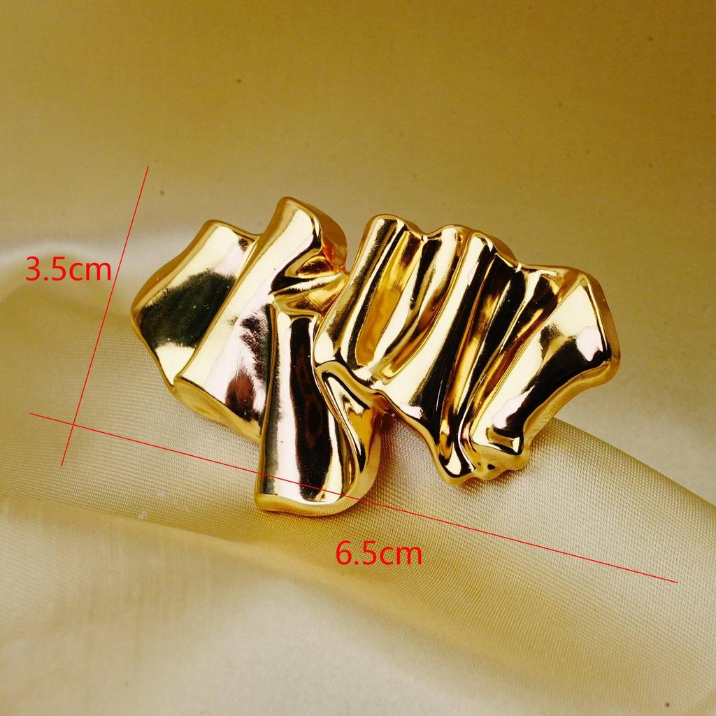 Chic Geometric Metal Brooch: Cool, Versatile, High-End Anti-Exposure Accessory