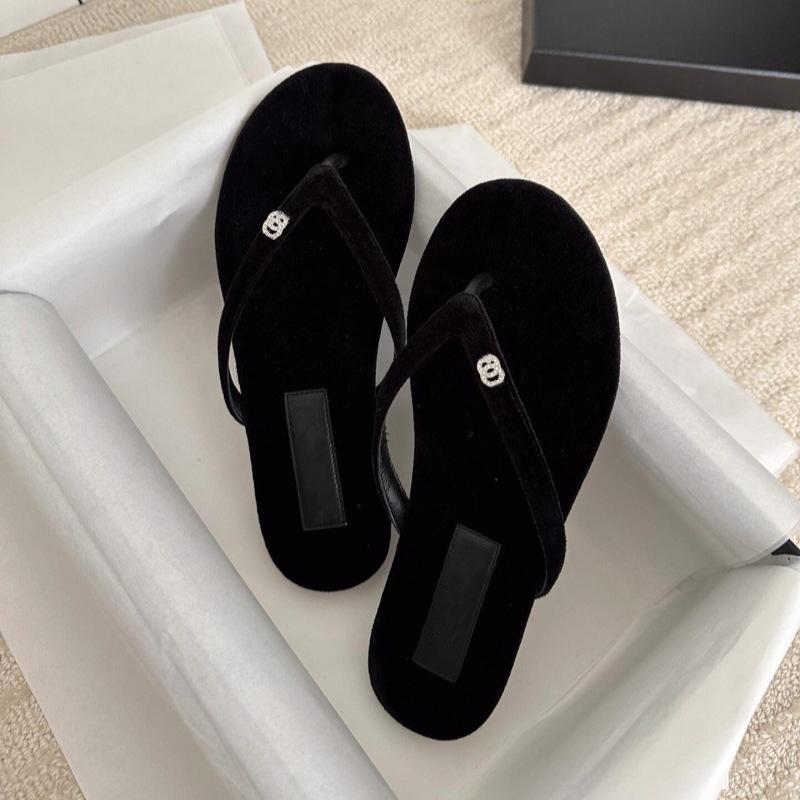 

Sheepskin small fragrant wind velvet rhinestone pearl flip-flops women s flat bottom toe beach summer wear sexy sandals 41
