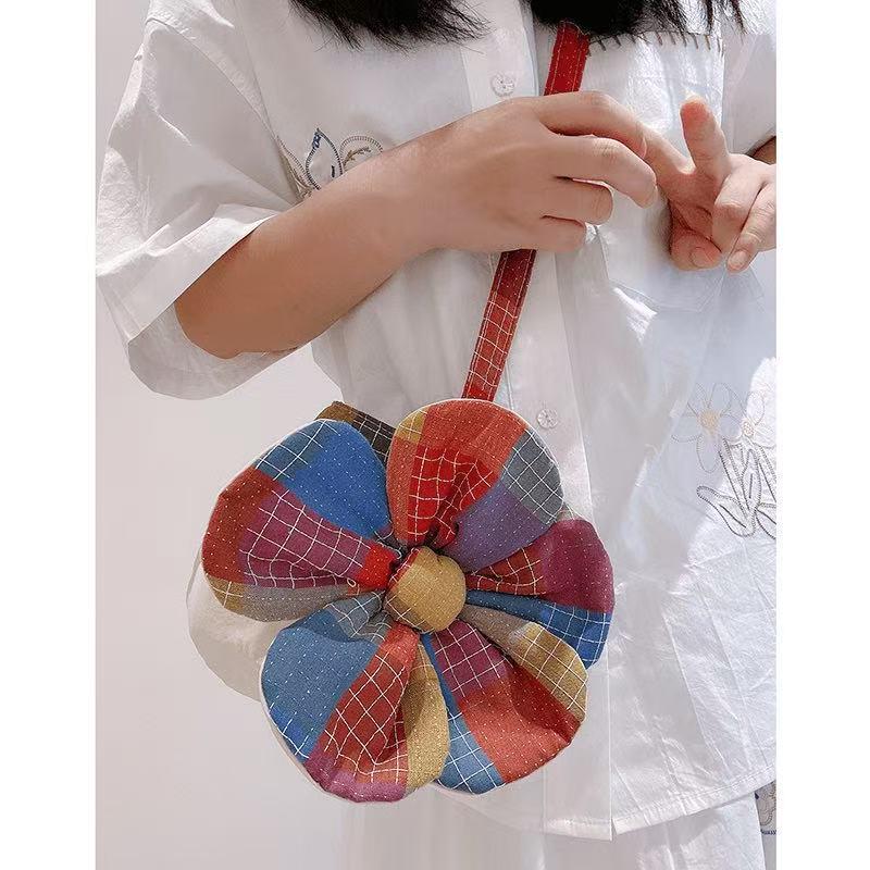 2025 Sommer Ethnischer Stil Dreifarbig Floral Kosmos Umhängetasche