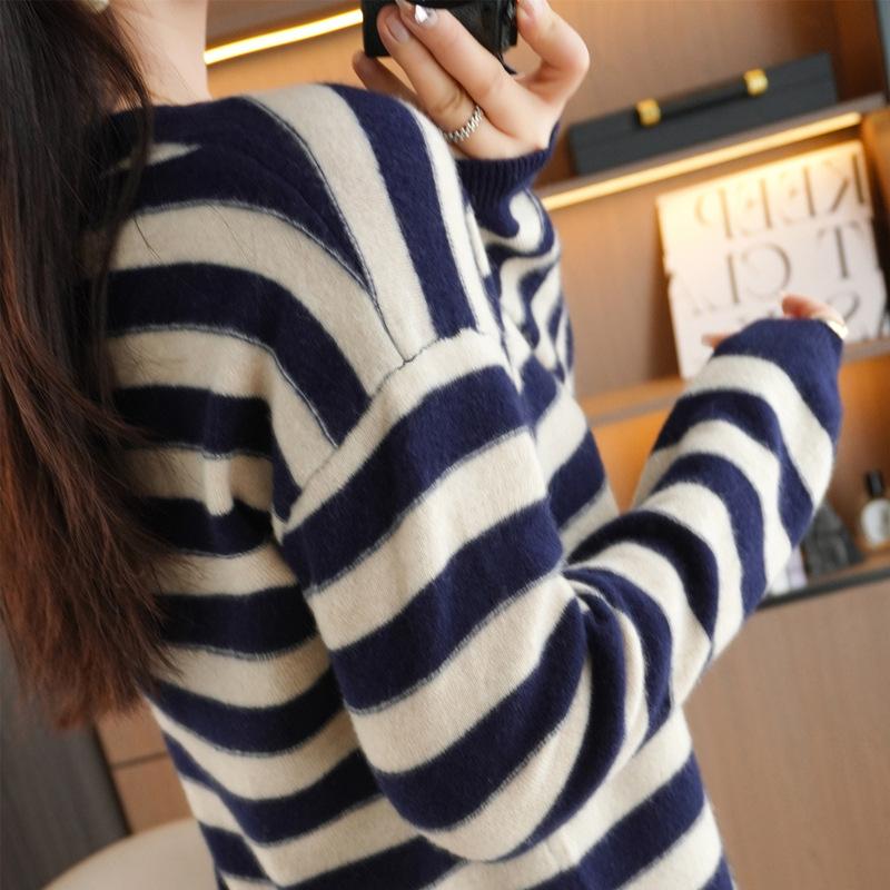 Andy Velvet Striped Round Neck Knitted Base Shirt for Women In Autumn and Winter Skin-friendly and Warm Pullover Top Loose and Versatile Sweater