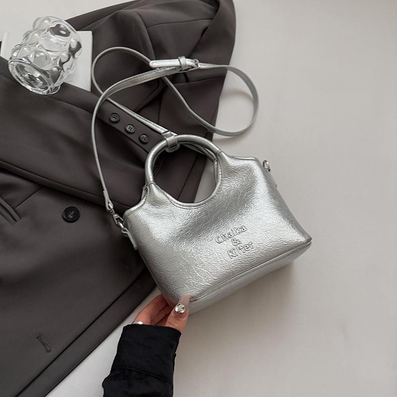 Popular Fashion Bag Women's Handbag 2025 New Messenger Bag Bucket Bag High-end Texture Simple Temperament Bag