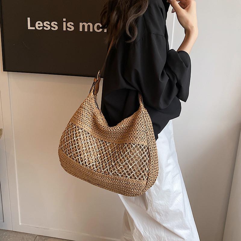 Casual Straw Shoulder Bag With Polyester Lining For Spring Outfits