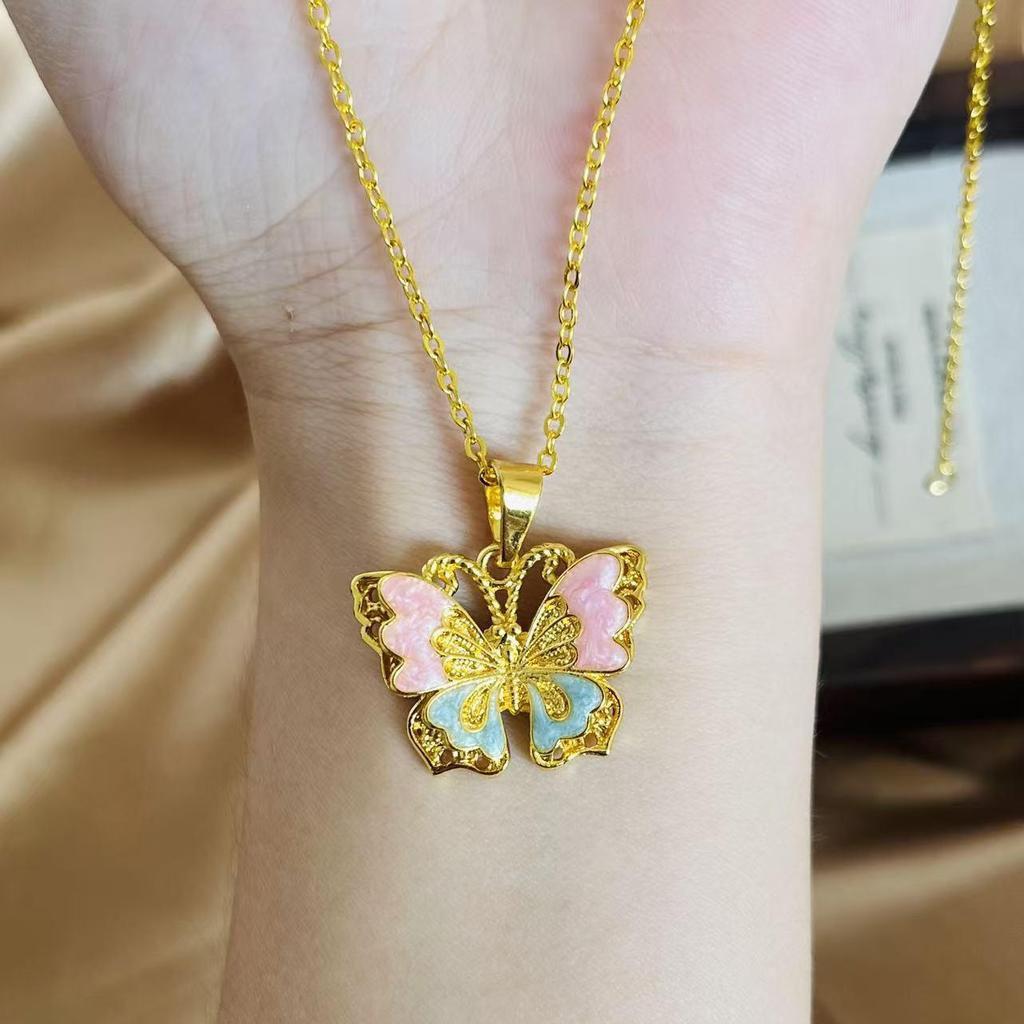 Damen Große Cloisonné Schmetterling Anhänger Halskette in Nebligem Feenlila