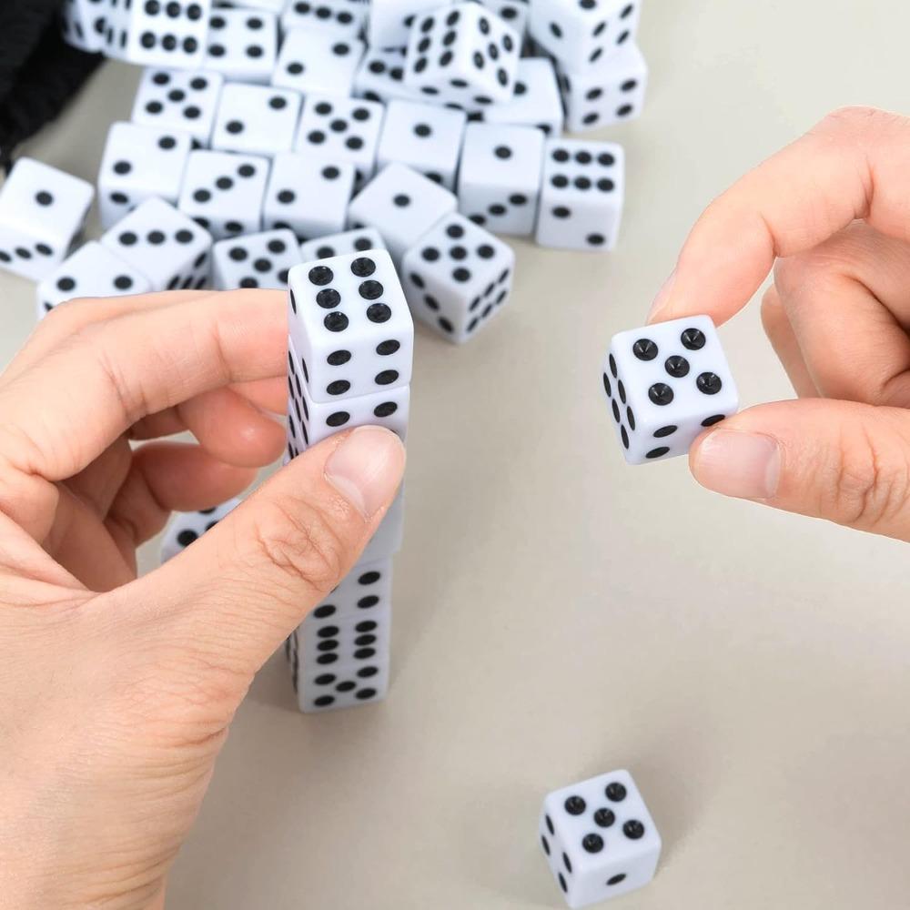 Opakowanie 50 sztuk 16 MM Białe Kości - Sześcienne Standardowe Nieprzezroczyste Białe Kości z Czarnymi Oczkami dla Gier Planszowych