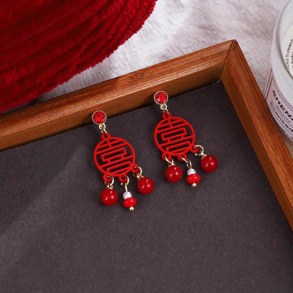 New Year'S Red Happy Character Koi Small Snake Stud Earrings, Autumn And Winter High Sense Chinese Style Blessing Character Chinese Knot Ear Hook