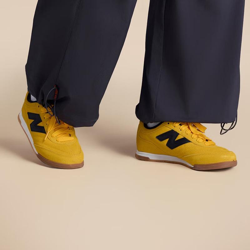 NEW BALANCE Men's and Women's Shoes - Simple Versatile Comfortable Flat-bottomed Shoes with Thin Soles. URC42BC