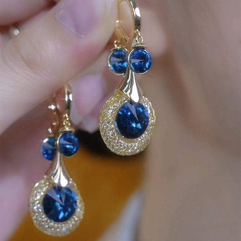 2024 Luxurious Gold Wire Mesh Blue Crystal Ear Cuff Earrings - Unique, Versatile Ear Jewelry