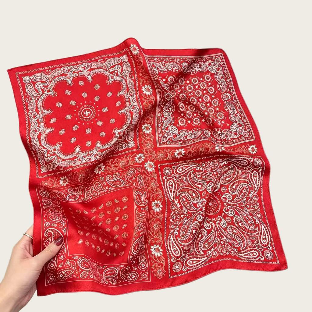 Retro Paisley White Silk Scarf: Versatile 70cm Summer Accessory & Gift