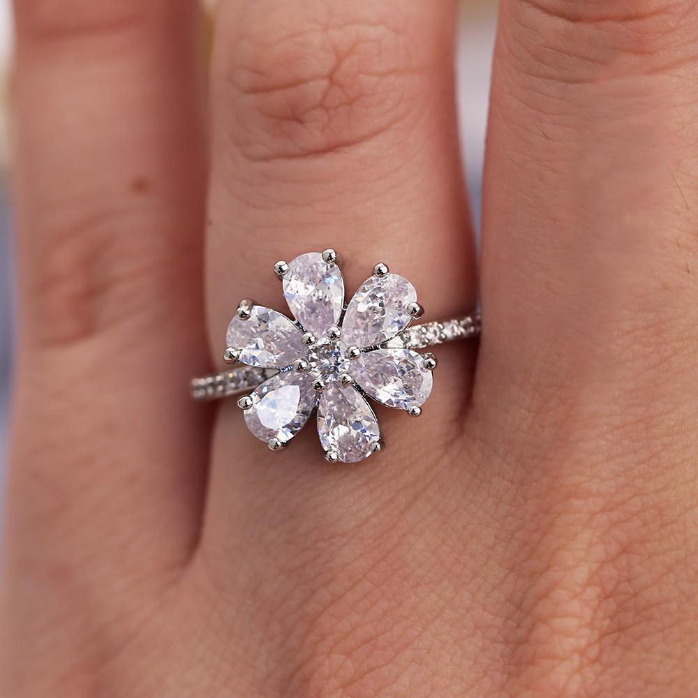 White Zircon Teardrop Ring: Snowflake Flower Design for European and American Women - Perfect Christmas Jewelry
