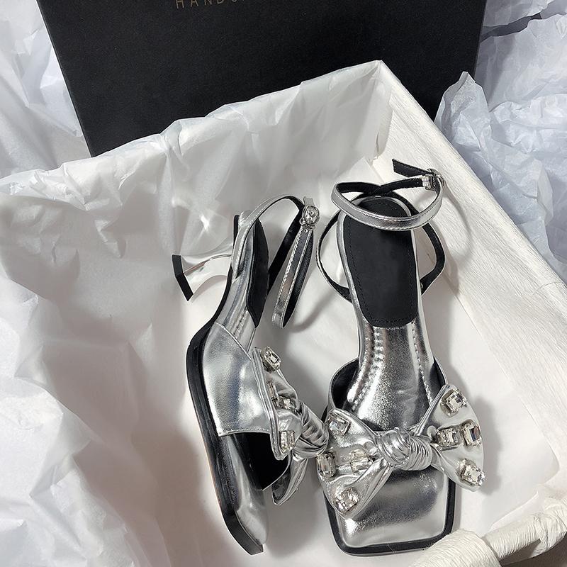 

Роскошные дизайнерские летние женские сандалии с квадратным носком, модные джинсовые туфли-лодочки с кристаллами, уличные модельные сандалии, женская обувь