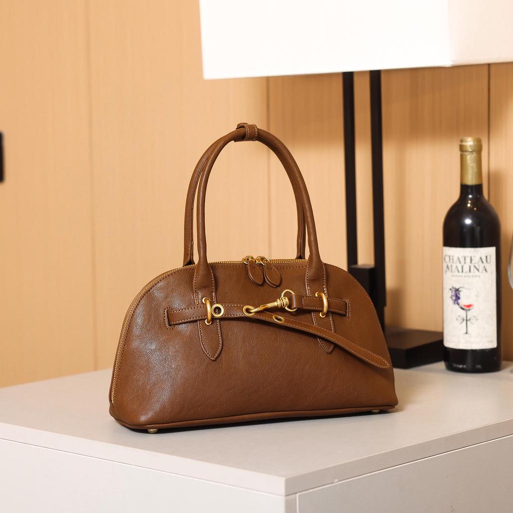 2024 Women's Retro High-end Fashion Tote: Trendy, Versatile Underarm Shoulder and Commuter Bag