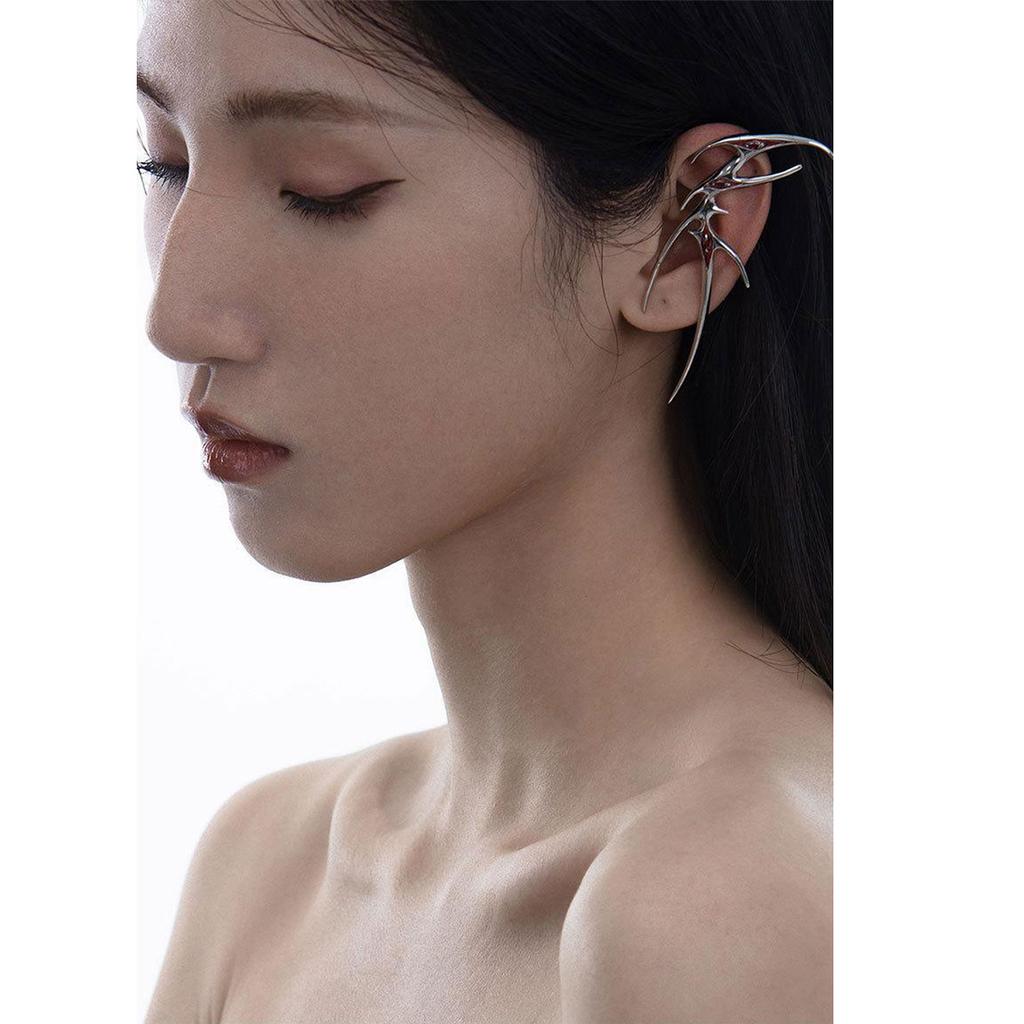 Gotická krevní motýlí náušnice manžeta smaltové klipy na ušní chrupavku punkové cool náušnice nepravidelné kovové náušnice bez piercingu pro ženy