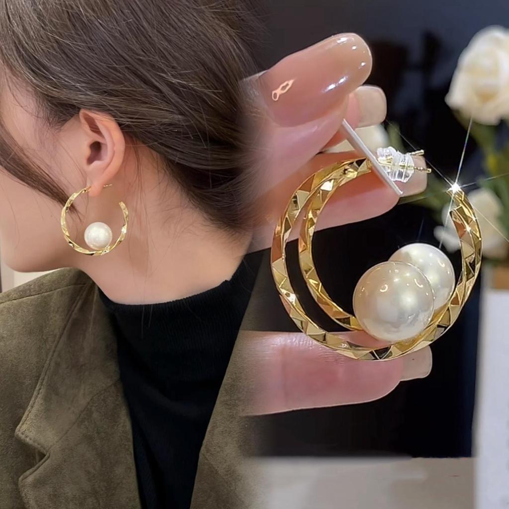 Elegant French Gold C-shaped Pearl Stud Earrings for Women - Light Luxury, High-End Feel, and Fashionable Ear Jewelry