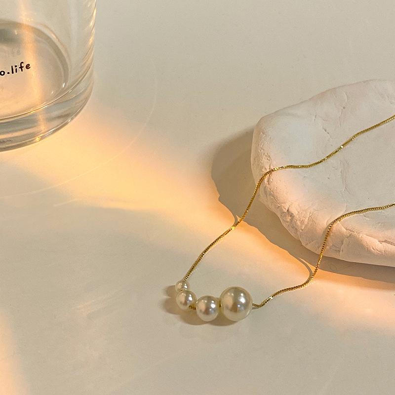 2025 Neue Mode Vier Perlen Choker Halsketten Mädchen Sommer Luxus Barockperlen Anhänger Schlüsselbein Kette Für Frauen Schmuck Geschenke