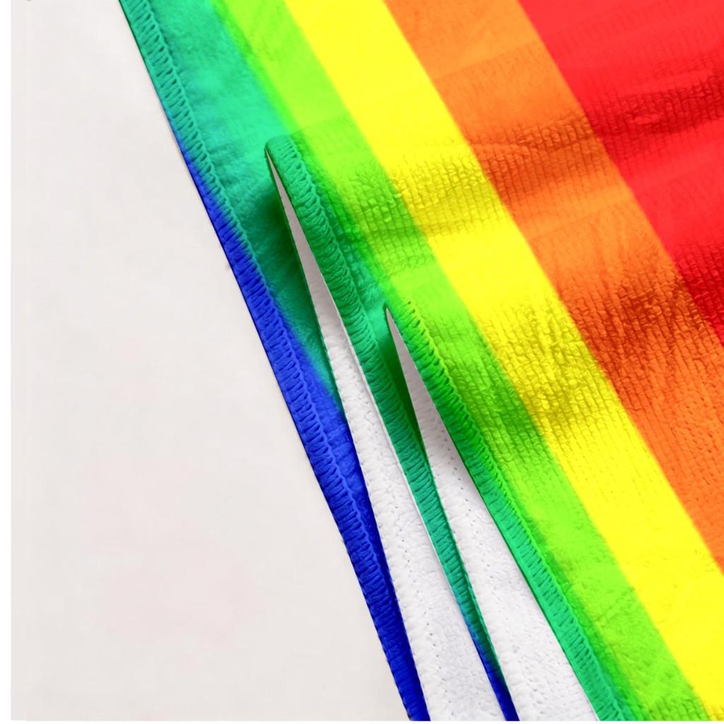 L'asciugamano da spiaggia in microfibra di poliestere a tema strisce arcobaleno è altamente assorbente, adatto per nuotare e per le uscite in spiaggia