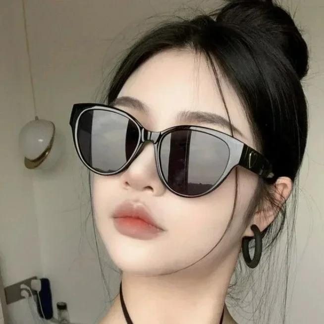 Love Retro Photochromic Myopia Glasses for Women Korean Cat Eye Color Change Eyewear Personalized Anti-Blue Light Glasses