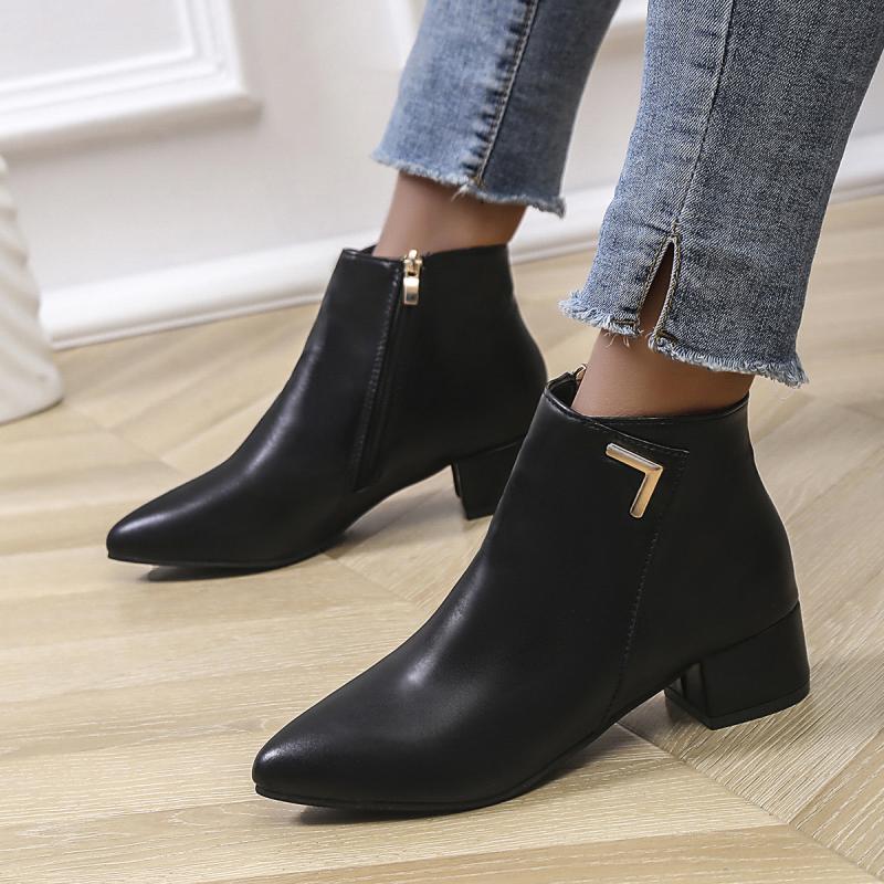 Classic Medium Heel Pu Ankle Boots Women 2025 Winter Metal Decoration Pointed Toe Chelsea Boots Winter Driving Shoes Plus Size