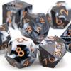 7 Stück schwarz weiß goldene Zahlen scharfkantige Harzwürfel polyedrische Würfel geeignet für Rollenspiele, RPG-Brettspiele
