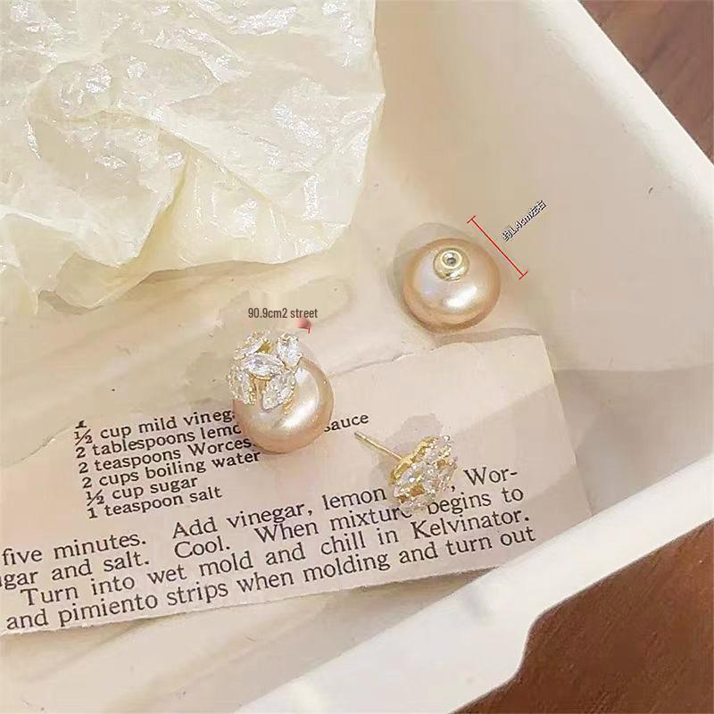 Doppel-C Französische Mode Luxus Ohrringe für Damen - Elegant, Vielseitig, Trendiger Stil.