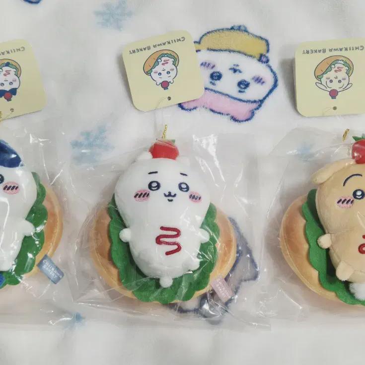 

Вот партия хот-догов из пекарни Chiikawa, Hachiware Usagi!