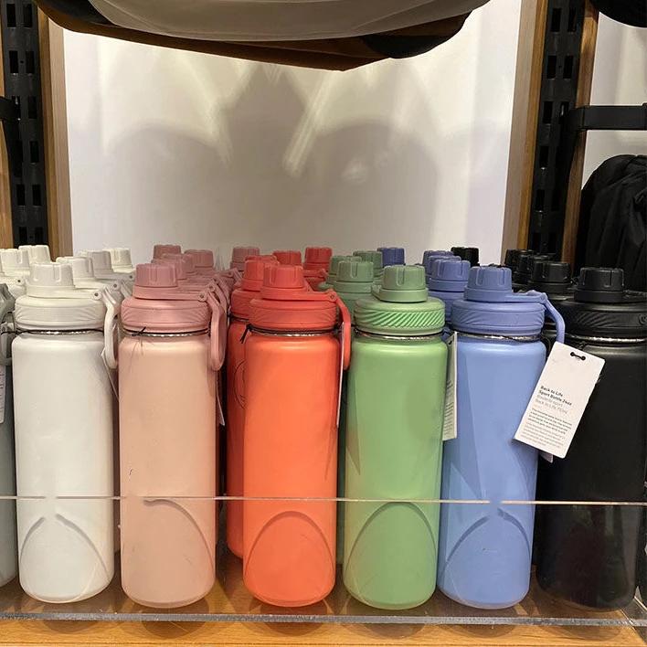 

710 мл Lulu Изолированная Бутылка Для Воды Спортивная Бутылка Для Воды Бутылки Из Нержавеющей Стали Чистый Титан Вакуумная Портативная Герметичная Уличная Бутылка чёрный