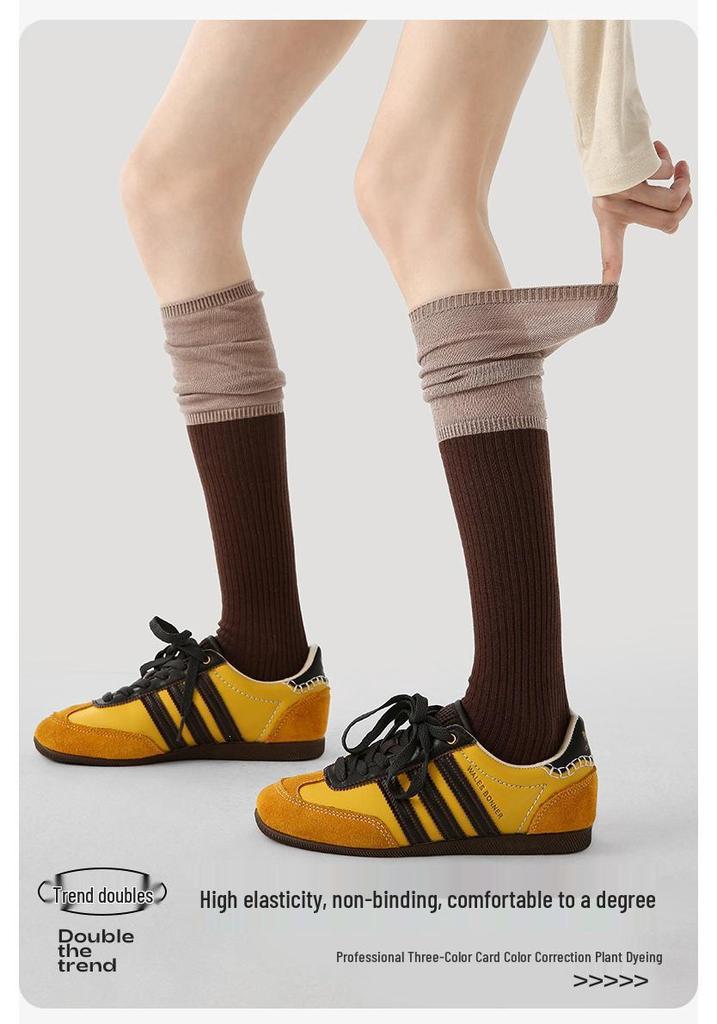 Renaissance Women's Seamless Color Block Mid-Calf Socks: Autumn/Winter Versatile Piled-Up Style