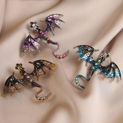 Retro Emaille-Brosche Cartoon Fliegender Drache Personalisierte Anzugmantel-Accessoire Brosche und Brosche