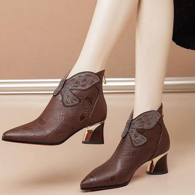Neue chinesische Stiefeletten Damen 2025 Herbst und Winter Neu Übergröße Mode Nude Stiefel Spitze Blockabsatz Einzelstiefel