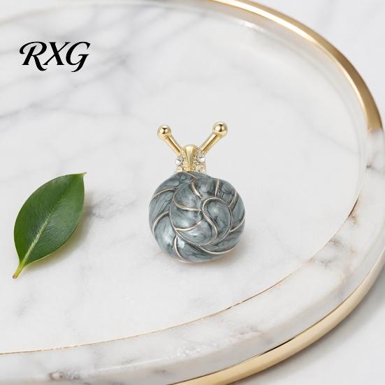 Retro Jewelry Gift Enamel Snail Brooch, Vintage Insect Pin for Women Suit Coat, Gentle Simple Brooch Multicolor Lapel Cloak Dress,