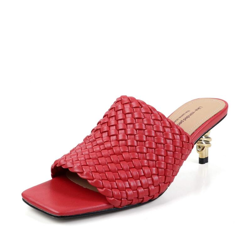 Fashion New Summer Fashion, Lightweight and Anti-slip Flat-bottomed Flip-flops for Women Wearing Thick-soled Wedge Heels T69