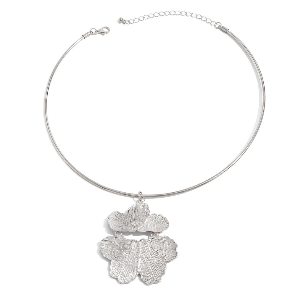 Exaggerated Knock Pattern Large Flower Pendant Collar Choker Fashion Metal Plain Ring Collarbone Necklace