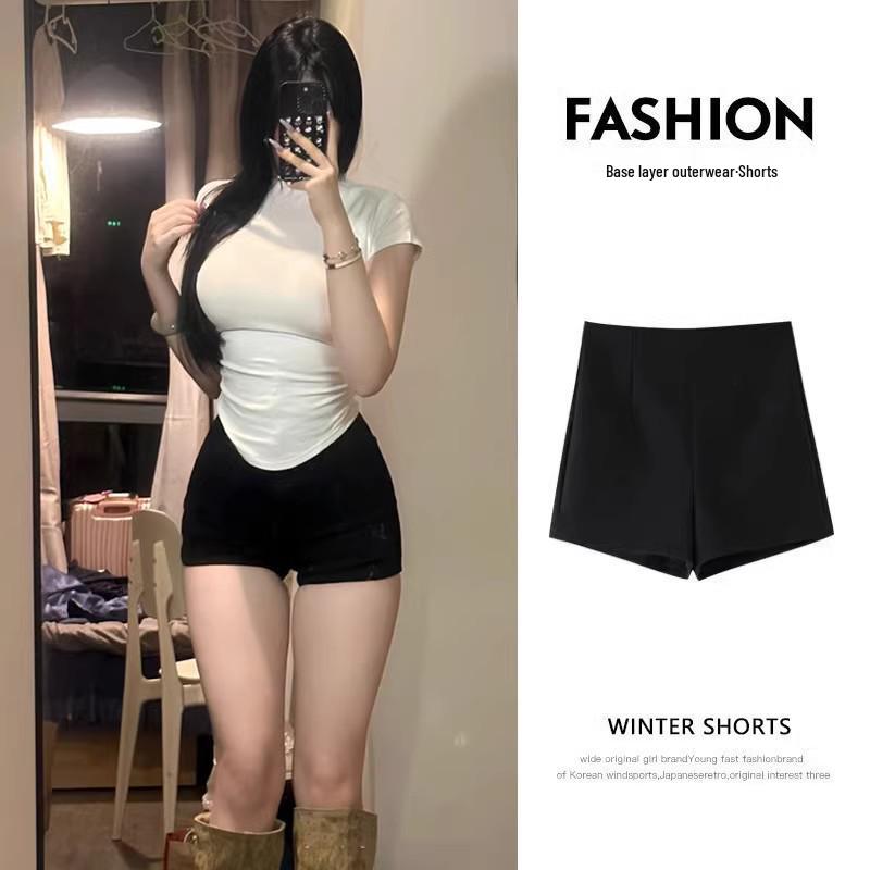 Petite Black High-Waisted Hip-Hugging Hot Pants for Slim, Tall Look – Women's Summer Outerwear Shorts