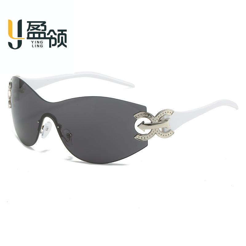 Anti-radiation Internet celebrity sunglasses female, stage performance new retro sunglasses, travel glasses