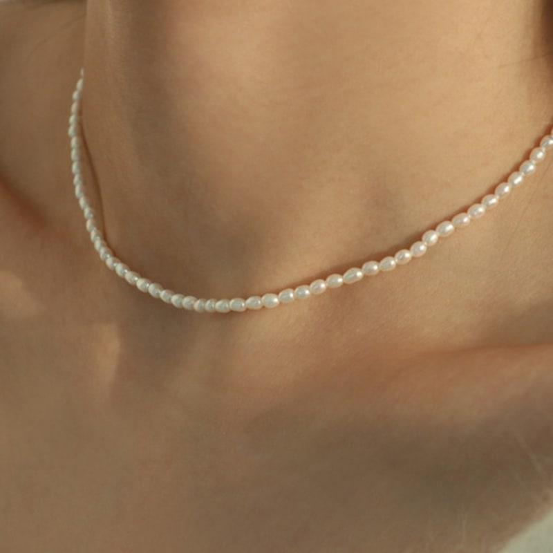 

Less is more 14K goldfilled baby rice pearl necklace basic