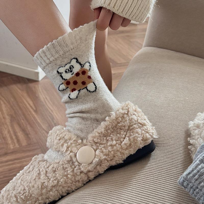 New Cartoon Dancing Bear Socks Women'S Thickened Warm Wool Mid-Leg Socks Wind Gray Pile Socks