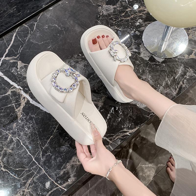 Fashion Platform Rhinestone Fashion Slippers Women 2025 Summer New Non-slip Soft Sole Versatile Beach Sandals