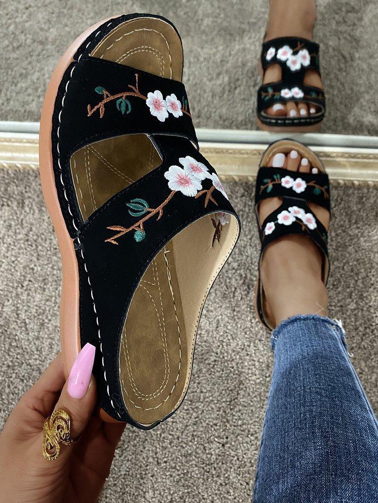 Summer new hollow flower embroidered sandals flat-soled large size rocking thread cool slippers
