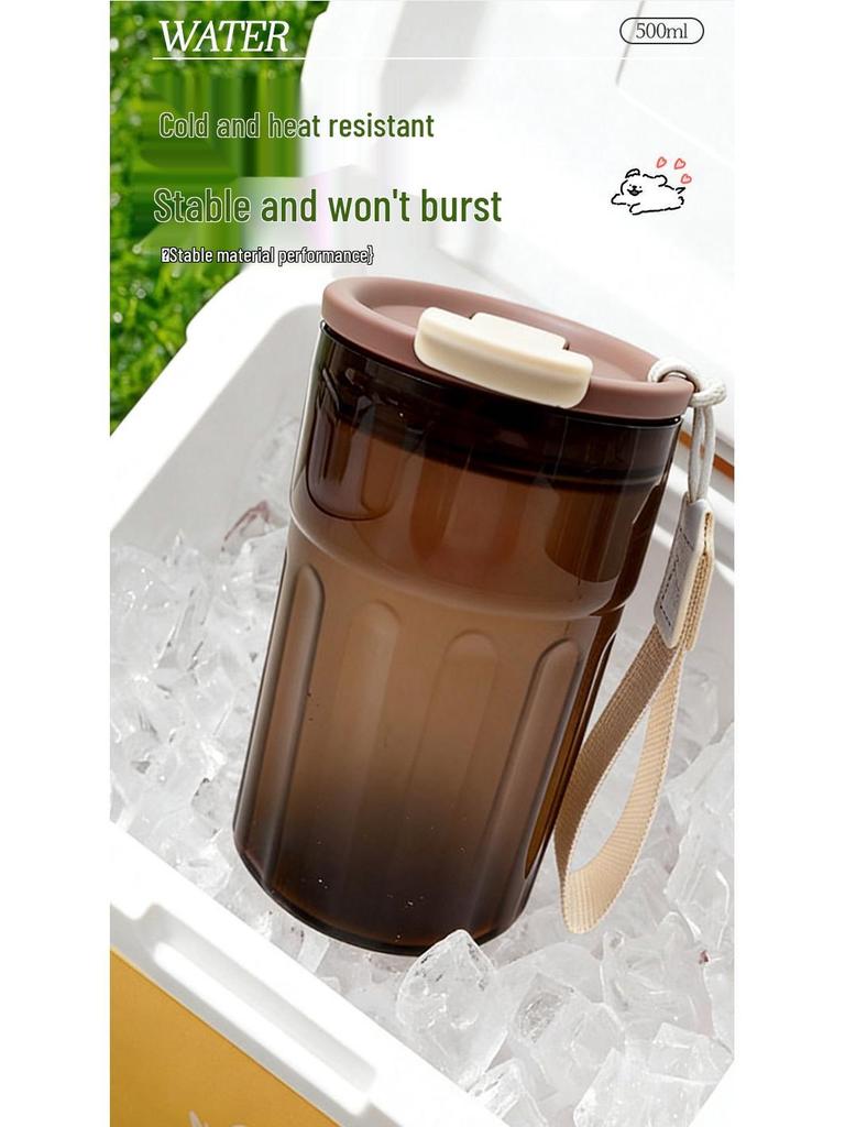 Tragbarer, isolierter Reise-Kaffeebecher mit Strohhalm - Leicht, Lebensmittelechter Kunststoff, Perfekt für den Außenbereich.