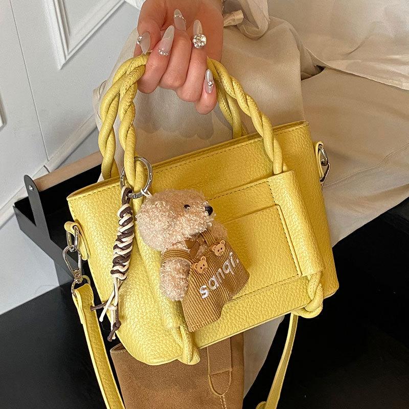Fashion New Product Niche Design Sense Casual Simple Portable Bucket Bag Personality Versatile Lychee Pattern Messenger Women's Bag