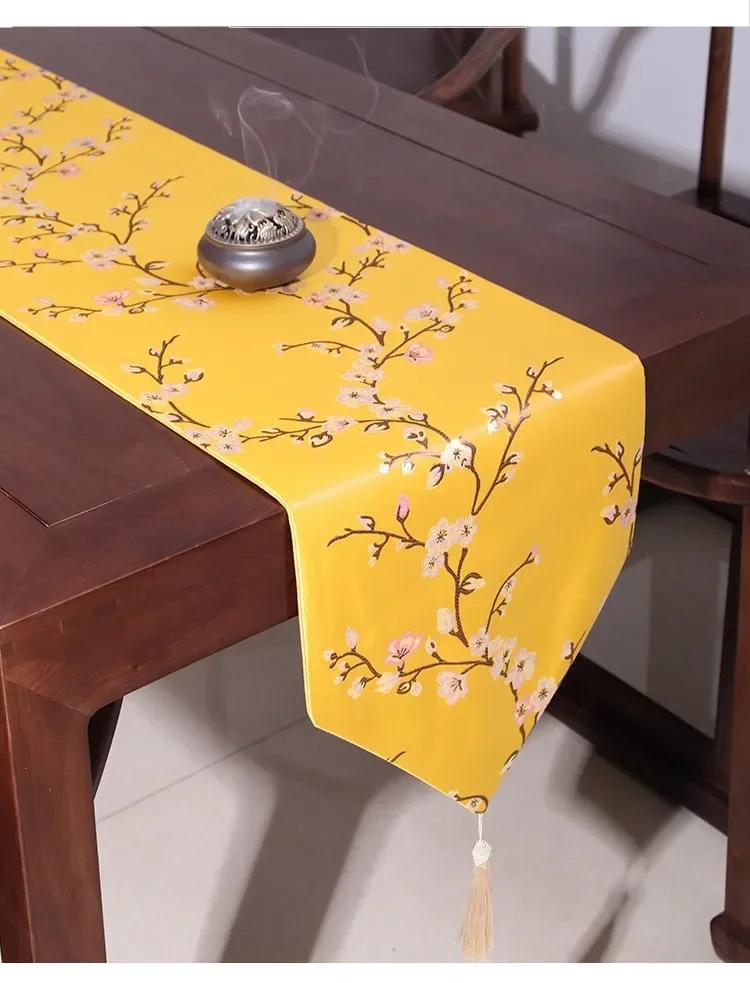 Classical New Chinese Style Birds and Flowers Table Runner Red Embroidery Table Flag Decoration for Wedding Party with Tassels
